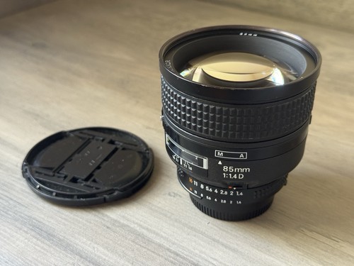 Nikon nikkor 85mm d - f/1.4,