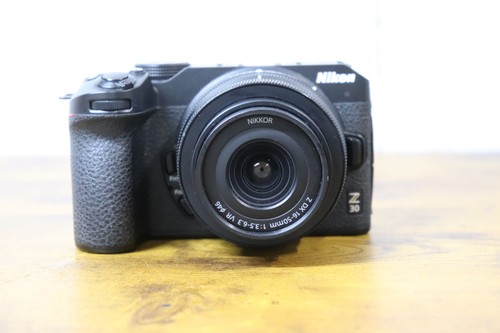 Nikkon z30 nikon - z30, nikkor