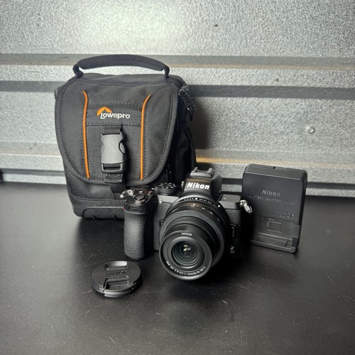 Nikon 9mp with 16 - 20.9mp, 16-50mm